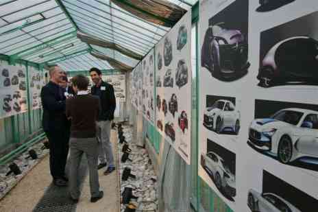 Volvo's Robin Page chats with aspiring designers at the 2013 Autostyle Design Competition