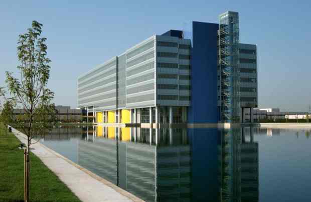 gm-warren-technical-ctr-vehicle-engineering-ctr-01